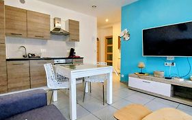 gîte rdc 42m2 400 m centre ville 200 m gare tgv parking gratuit 250 places face au logement